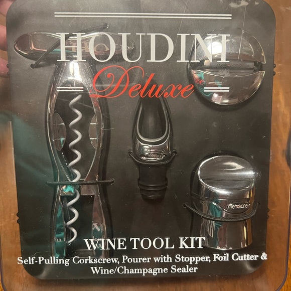 Houdini Deluxe Kitchen Houdini Deluxe 4 Piece Wine Tool Kit Poshmark